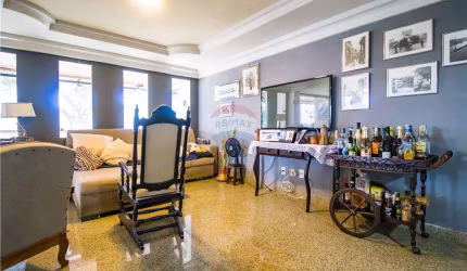 Apartamento um por andar no coração de Petropólis, em Natal -RN