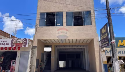 Prédio comercial na Av. Moema Tinoco