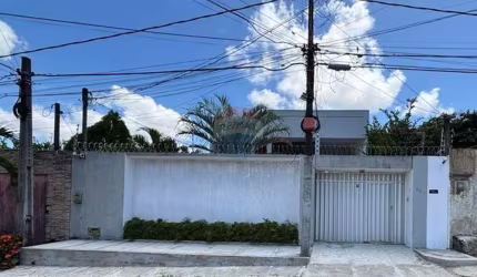 Aluguel - Ampla Casa Duplex com 4 suítes, Anexo e Varanda Superior – Ideal para Famílias Grandes ou Investidores!