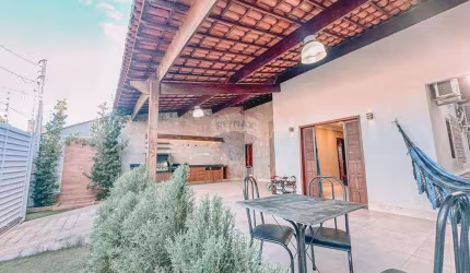 Casa térrea em Neópolis - Lado sombra e reformada.