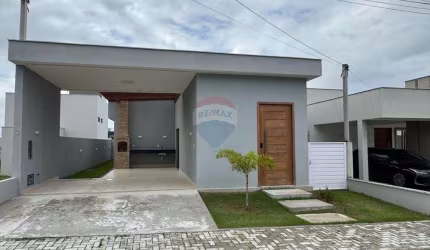 Casa à Venda no Condomínio Ecoville 1