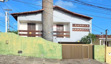 Casa com 3 quartos para locação em Capim Macio