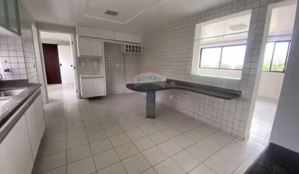 Venha morar com exclusividade neste apartamento de 245m2 e 5 suítes, em Petrópolis!