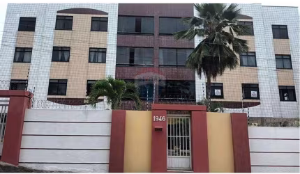 Apartamento Amplo e Bem Localizado em Capim Macio