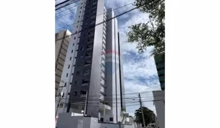 Apartamento com 2/4, varanda, sombra, andar mediano
