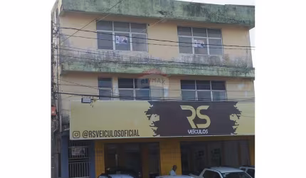 Prédio Comercial Avenida 6 com 8 salas nos andares superiores