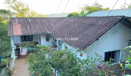 Casa com 3 quartos à venda na Ser Nelson Serafim Pereira, 186, Costeira do Pirajubaé, Florianópolis por R$ 600.000