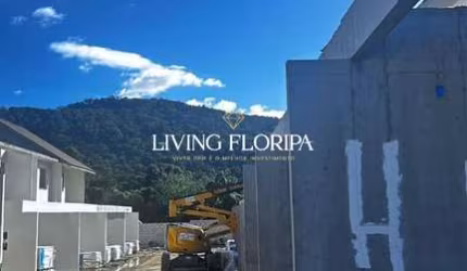Casa em condomínio fechado com 3 quartos à venda na Rua Sagrado Coração de Jesus, 811, Morro das Pedras, Florianópolis por R$ 980.000