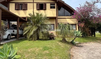 Casa em condomínio fechado com 4 quartos à venda na Travessa da Liberdade, 457, Campeche, Florianópolis por R$ 2.900.000