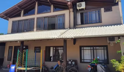 Casa com 5 quartos à venda na Rua Professor Emanoel Paulo Peluso, 288, Campeche, Florianópolis por R$ 2.439.000