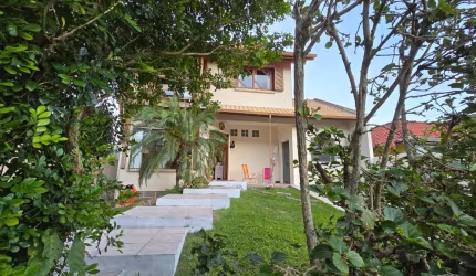 Casa com 3 quartos à venda na Afonso Fortkamp, 85, Armação do Pântano do Sul, Florianópolis por R$ 2.280.000