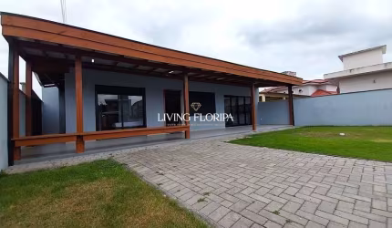 Casa com 2 quartos à venda na Servidão Ana Hilda Medeiros da Rocha, 91, Campeche, Florianópolis por R$ 950.000