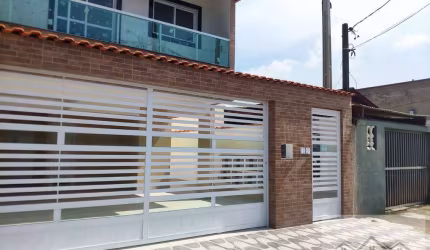 Casa Sobreposta Alta 02 Dormitórios Tude Bastos - R$ 340.000