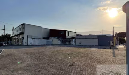 Terreno Comercial de Esquina na Av. Pres. Kennedy - Praia Grande