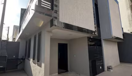 Sobrado 3 Dormitórios 1 Suíte Piscina 2 Vagas Tupi Praia Grande SP.