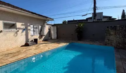 $ 700.000 Casa 2 Dormitórios Piscina e Espaço Gourmet Flórida Praia Grande