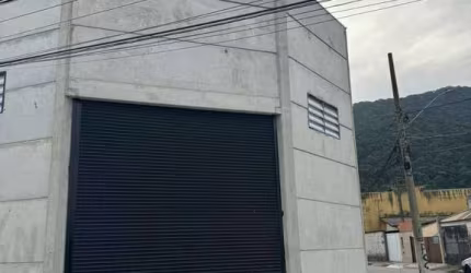 Galpão para Locação – 350m² | Esquina | Bairro Solemar – Praia Grande