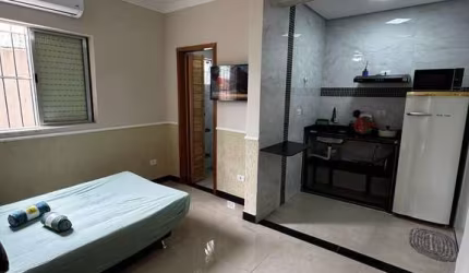 VENDE-SE KITNET REFORMADA LADO PRAIA OCIAN