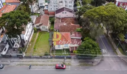 Grande lote 600m² no Mercês! Oportunidade