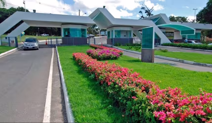 Terreno à venda no Estrada do Coco, Lauro de Freitas  por R$ 2.000.000