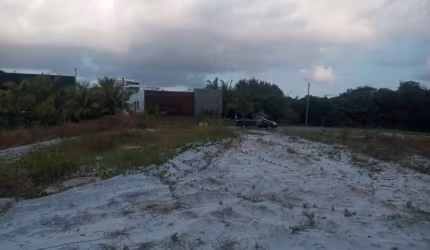 Terreno à venda na Praia de Busca Vida, Camaçari  por R$ 1.100.000