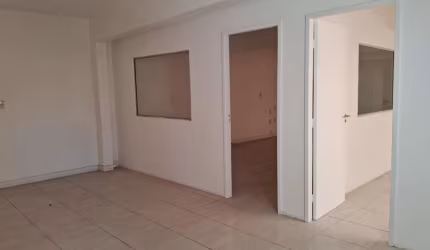 Sala comercial com 8 salas para alugar no Centro, Lauro de Freitas  por R$ 7.000