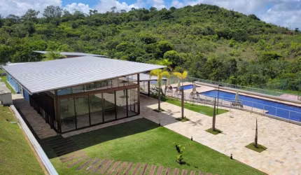 Terreno à venda no Vívea, Camaçari  por R$ 140.000