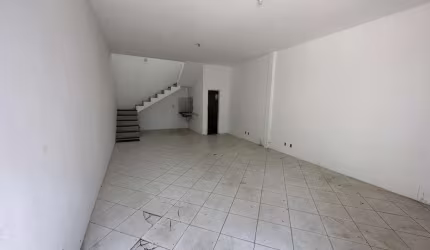 Barracão / Galpão / Depósito para alugar no Pitangueiras, Lauro de Freitas  por R$ 2.700