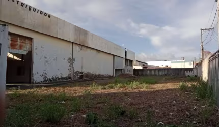 Barracão / Galpão / Depósito para alugar no Abrantes, Camaçari  por R$ 30.000