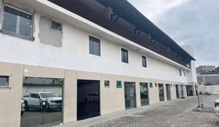 GALPÃO COM 40 METROS + 36 METROS DE MEZANINO COM BANHEIRO PRIVATIVO EM UMA EXCELENTE LOCALIZAÇÃO.