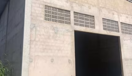 Barracão / Galpão / Depósito para alugar no Recreio Ipitanga, Lauro de Freitas  por R$ 6.000