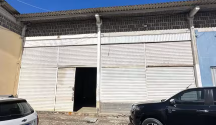 Barracão / Galpão / Depósito com 1 sala para alugar no Recreio Ipitanga, Lauro de Freitas , 400 m2 por R$ 8.000