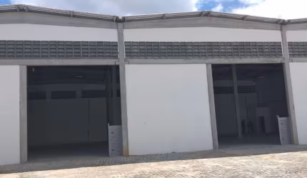 Barracão / Galpão / Depósito para alugar no Recreio Ipitanga, Lauro de Freitas  por R$ 17.333