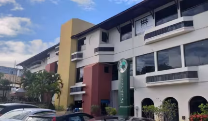 Ponto comercial com 1 sala à venda no Vilas do Atlantico, Lauro de Freitas  por R$ 130.000