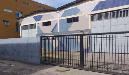 Barracão / Galpão / Depósito para alugar no Itingá, Lauro de Freitas  por R$ 8.500