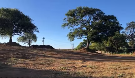 Terreno à venda no São Cristóvão, Salvador  por R$ 2.200.000