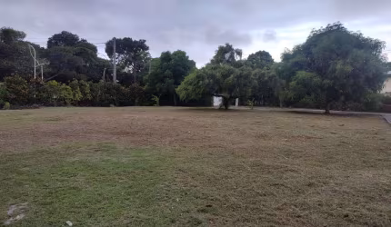 Terreno à venda na Praia de Busca Vida, Camaçari  por R$ 760.000