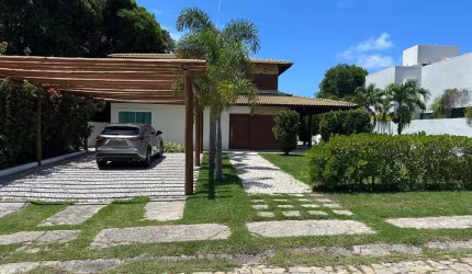 CASA COM 4 SUÍTES EM BUSCA VIDA