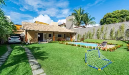 Casa com 3 quartos à venda no Estrada do Coco, Lauro de Freitas  por R$ 1.500.000