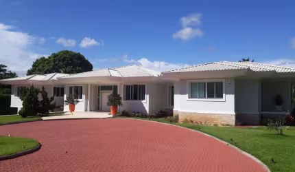 MAGNIFICA CASA NA ESTRADA DO COCO!