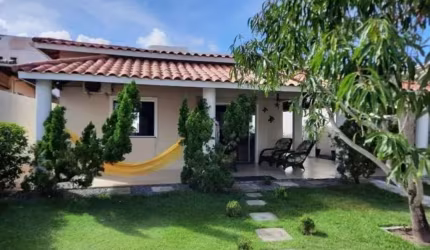 Casa em condomínio fechado com 3 quartos à venda no Jauá, Camaçari  por R$ 750.000