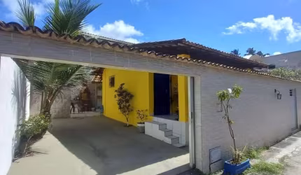 Casa em condomínio fechado com 2 quartos à venda no Abrantes, Camaçari  por R$ 310.000