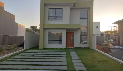 EXCELENTE CASA EM CONDOMÍNIO FECHADO!