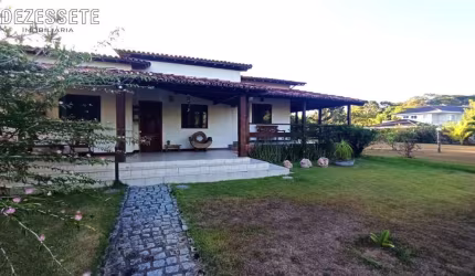CASA DE 4/4 COM DUAS SUÍTES NA ESTRADA DO COCO!