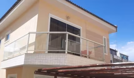 EXCELENTE CASA COM 4/4 EM CONDOMÍNIO FECHADO!