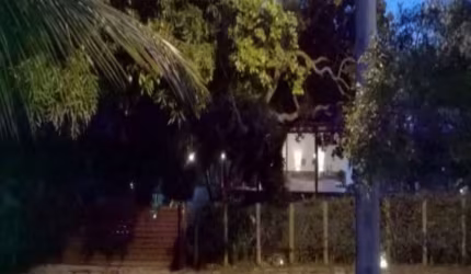 Casa em condomínio fechado com 5 quartos à venda na Praia de Busca Vida, Camaçari , 500 m2 por R$ 1.850.000