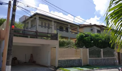Casa em condomínio fechado com 5 quartos à venda no Estrada do Coco, Lauro de Freitas , 236 m2 por R$ 800.000