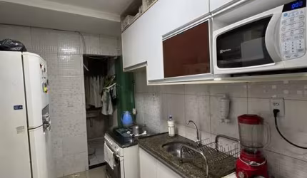 Casa em condomínio fechado com 2 quartos à venda no Ipitanga, Lauro de Freitas  por R$ 270.000