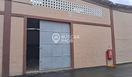 Barracão / Galpão / Depósito para alugar no Buraquinho, Lauro de Freitas  por R$ 5.600