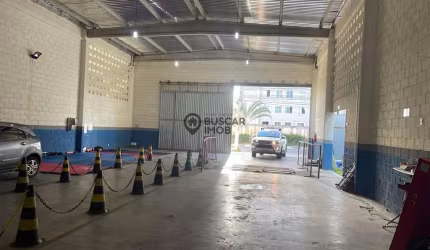 Barracão / Galpão / Depósito à venda no Capelão, Lauro de Freitas  por R$ 900.000